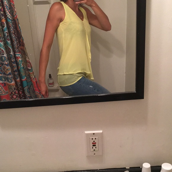 Yellow top - Picture 6 of 7